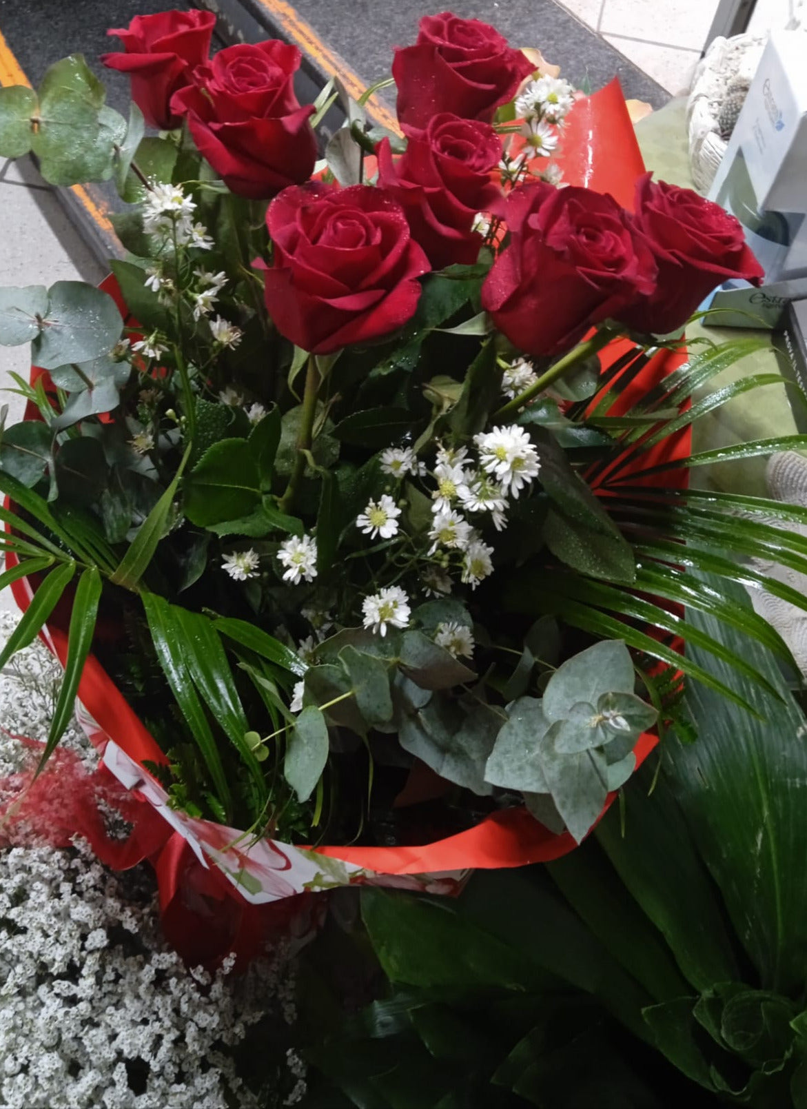 7 Rose rosse gambo extra lungo