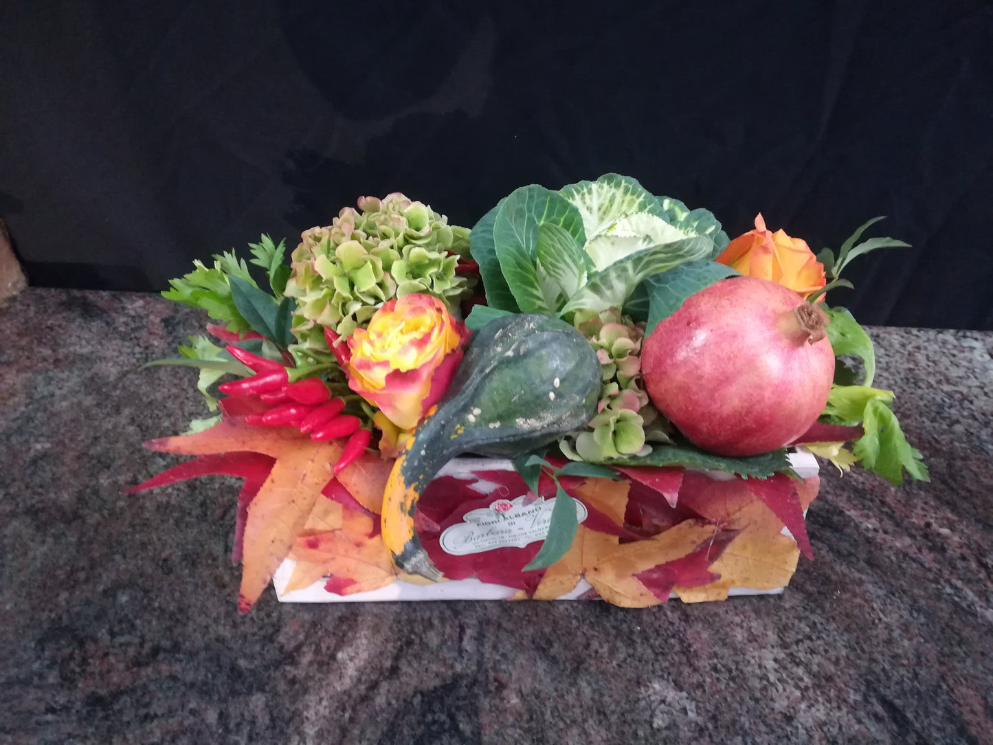 composizioni regalo di frutta e fiori