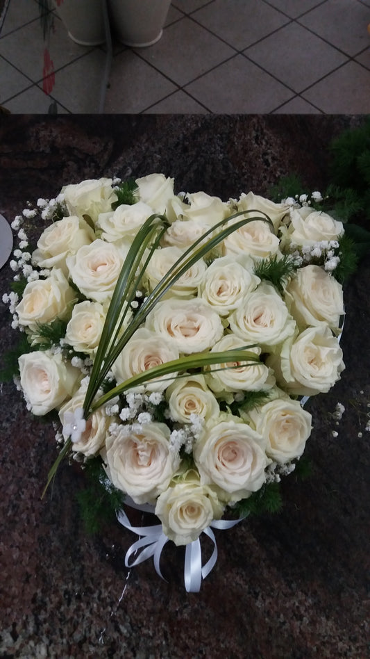 Cuore rose bianche